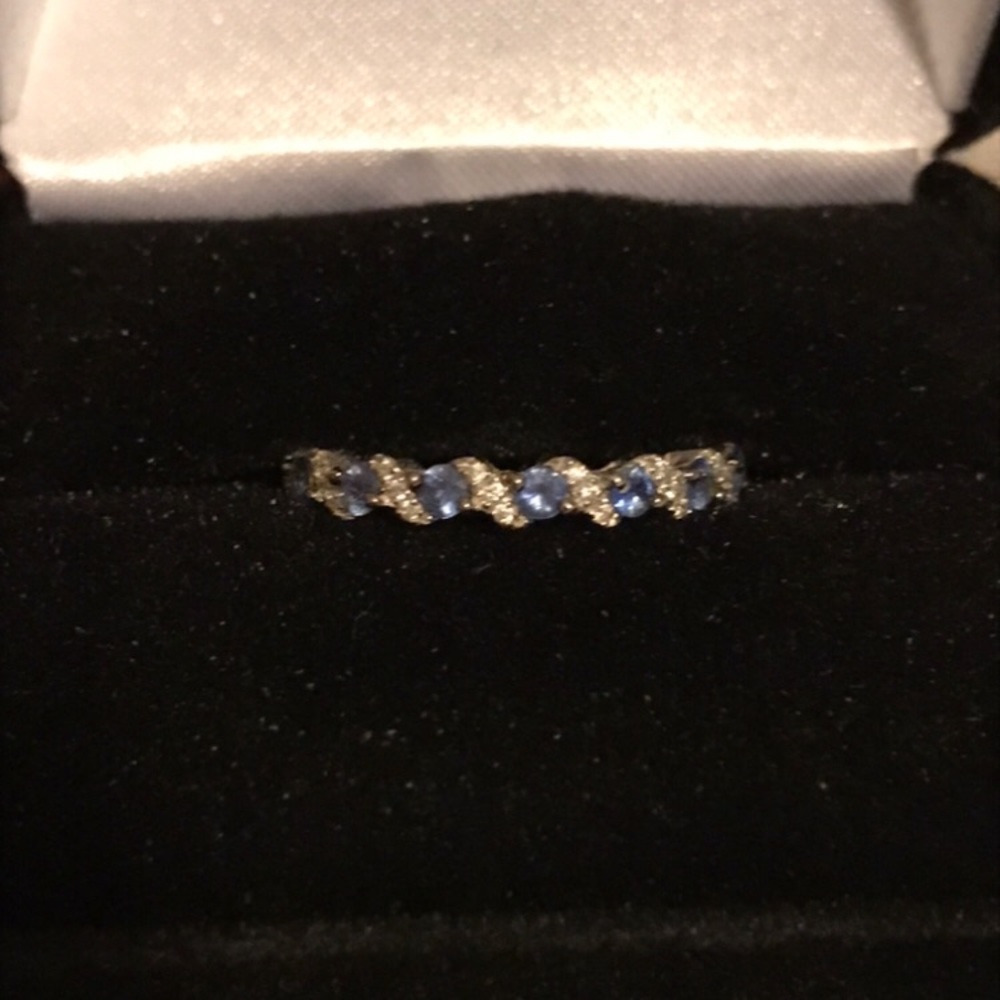 Sapphire and diamond ring